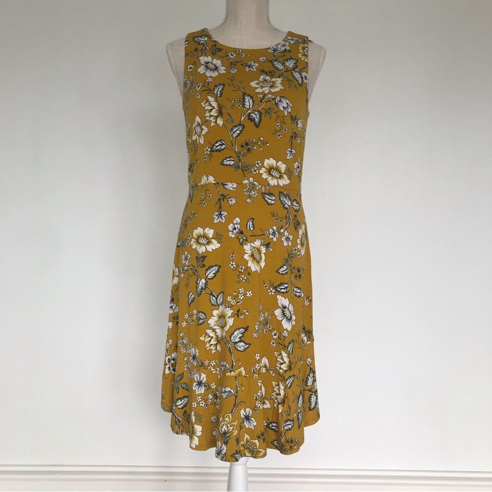 LOFT SIZE 2 mustard colored above the knee stretchy dress